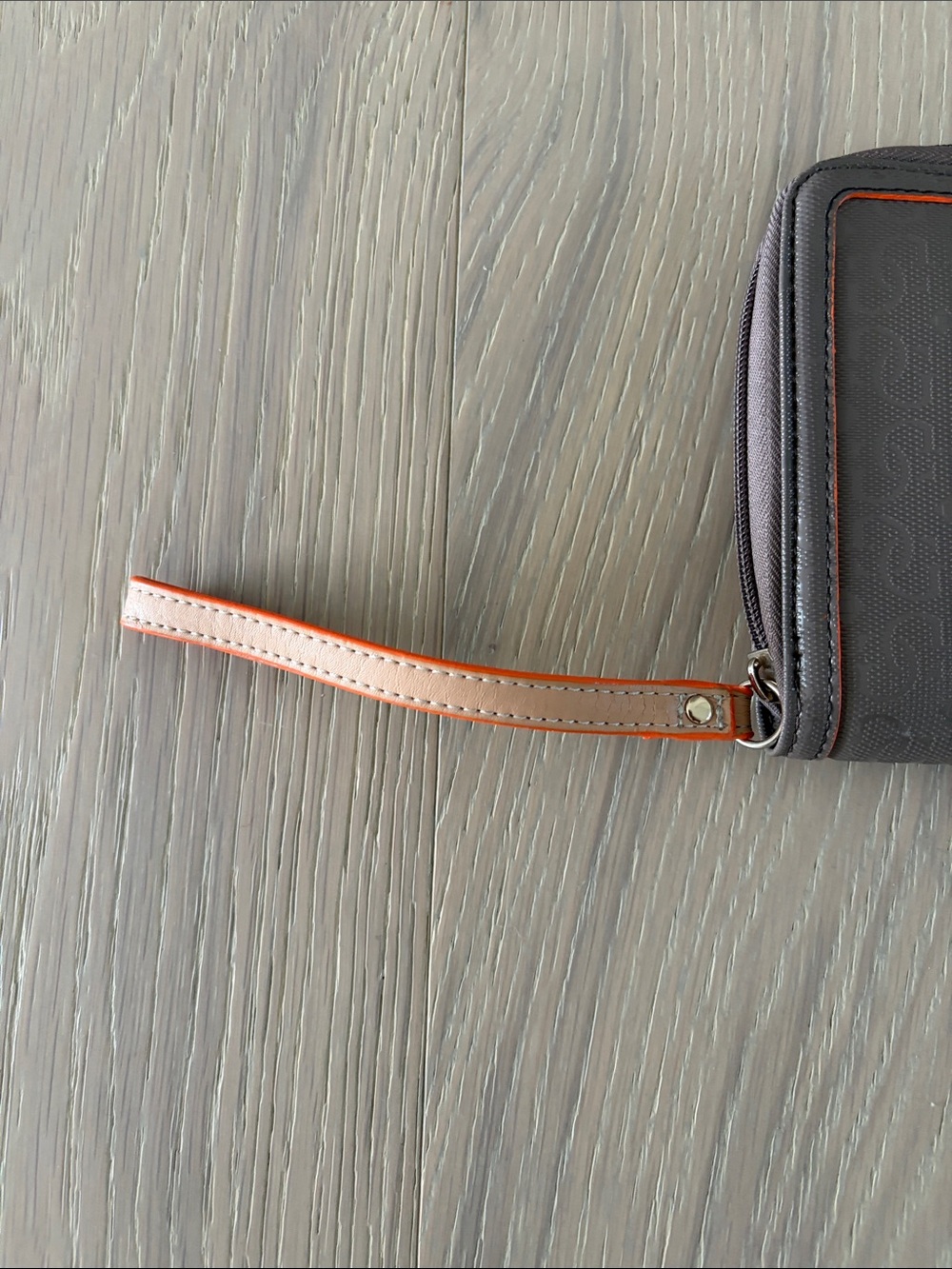 Guess Wallet - Picture 3 of 7